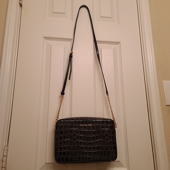 MICHAEL Michael Kors
Jet Set Large Logo Embossed Patent Crossbody Bag - Picture 1 of 7